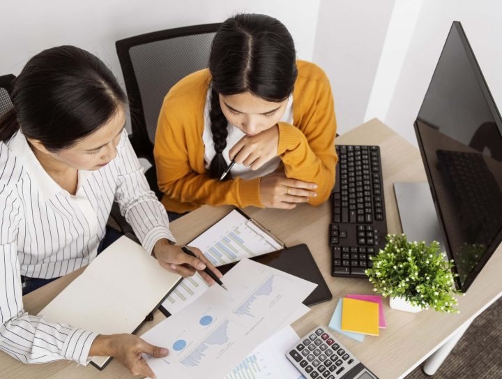 women-working-innovative-project-work